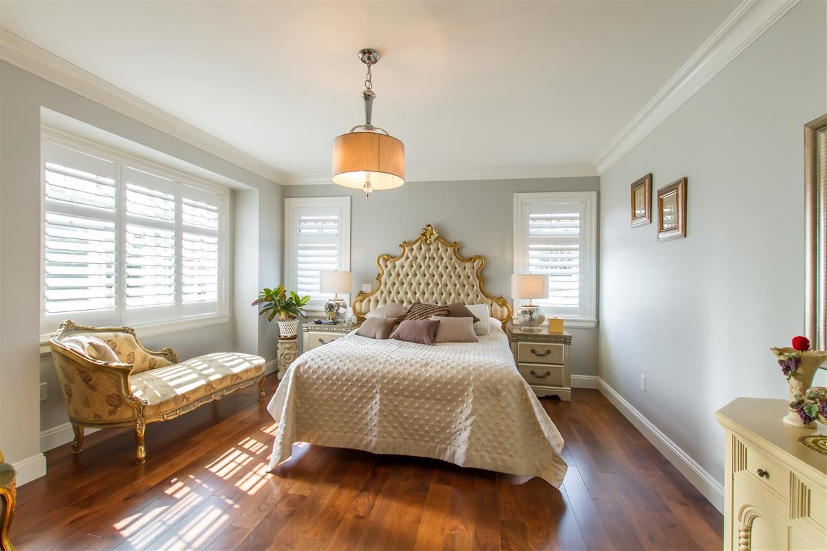 555 Carleton Ave, Burnaby 16