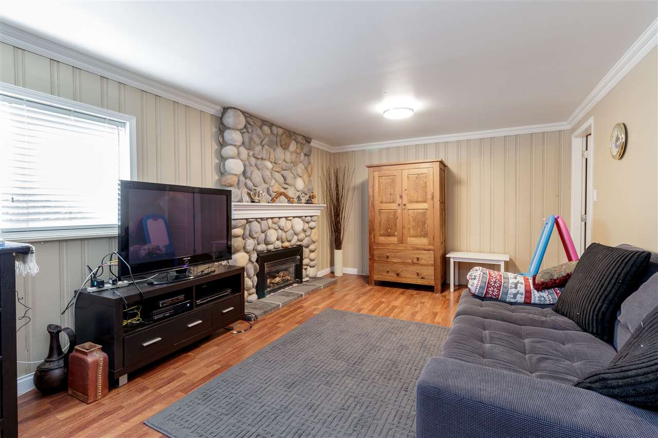 4636 Alpha Dr, Burnaby 17