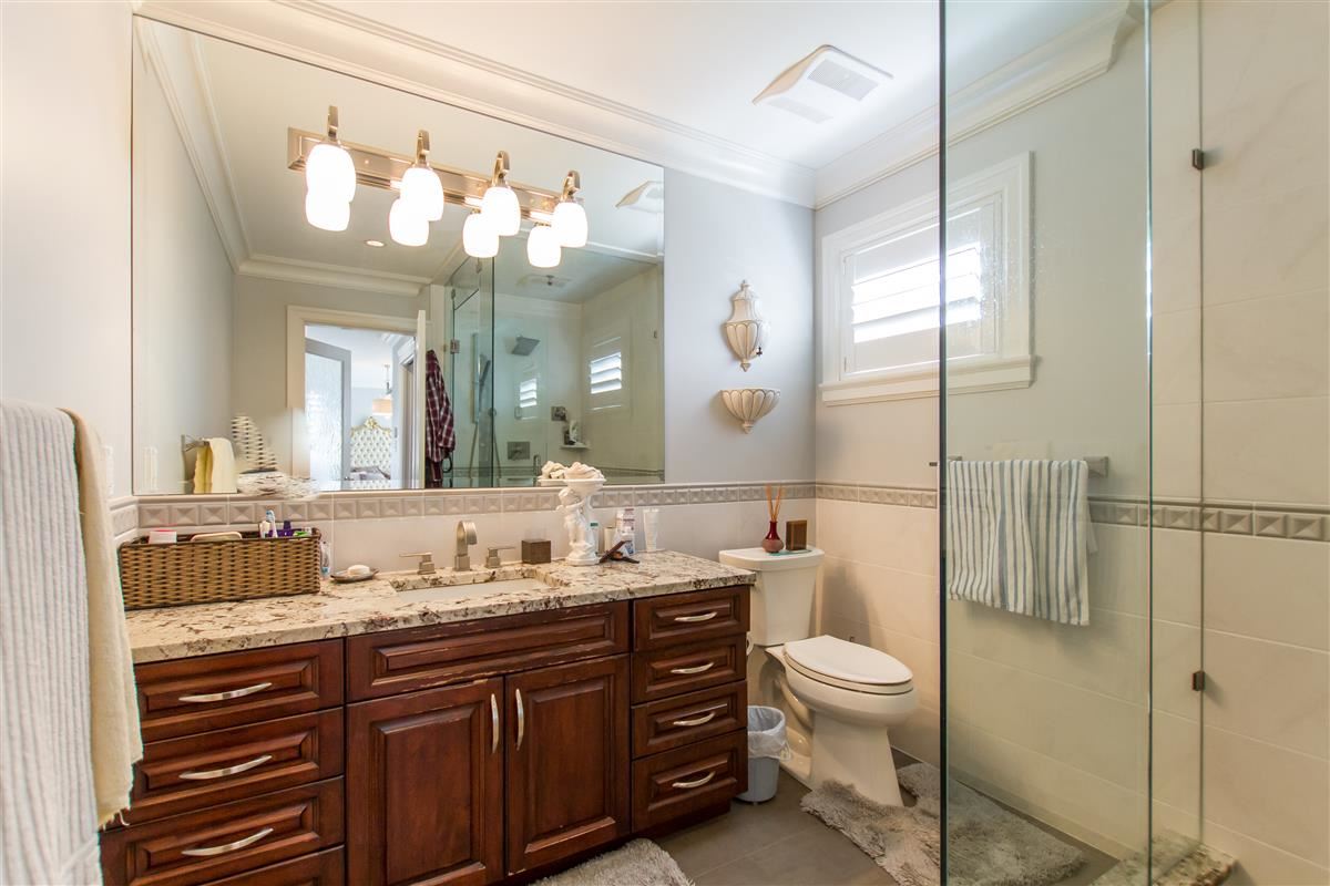 555 Carleton Ave, Burnaby 36