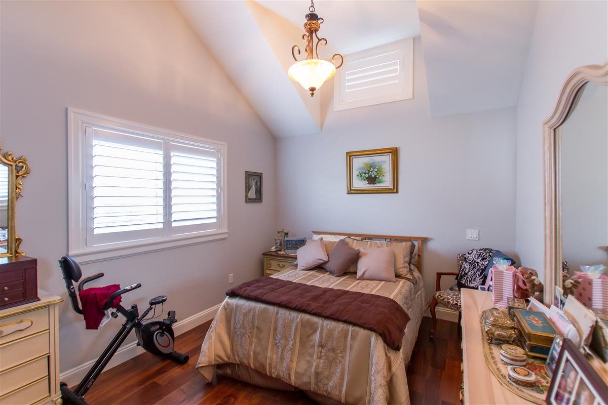 555 Carleton Ave, Burnaby 14