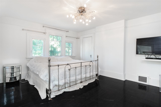 1495 W Keith Rd, Vancouver 10