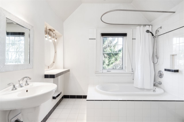 1495 W Keith Rd, Vancouver 12