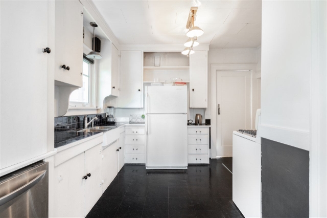 1495 W Keith Rd, Vancouver 7