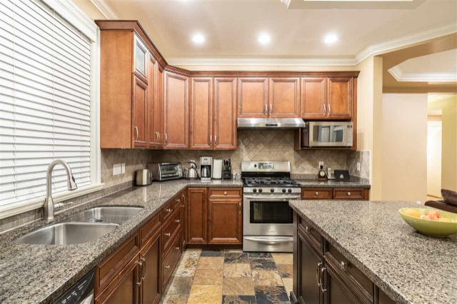 4144 Trinity St, Burnaby 7