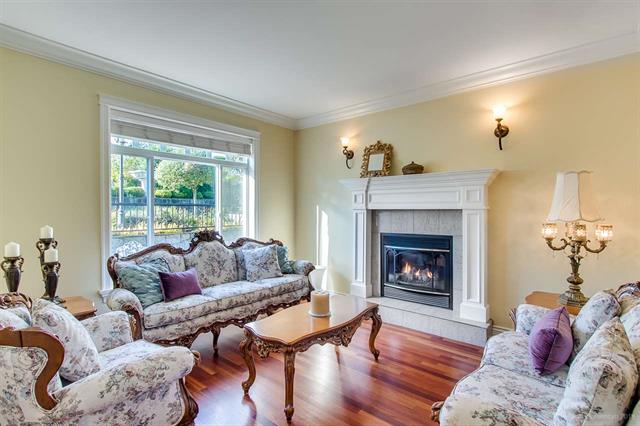 3689 Lynndale Cres, Burnaby 3