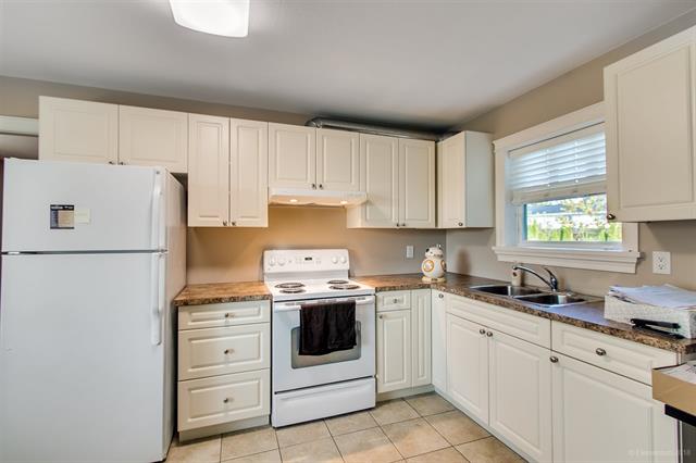 3689 Lynndale Cres, Burnaby 18