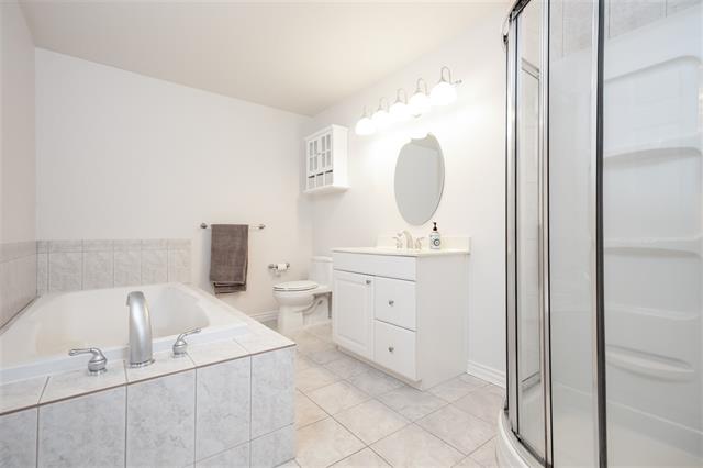 7337 Curtis St, Burnaby 8