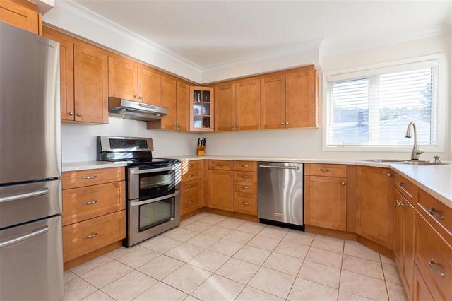 7337 Curtis St, Burnaby 5