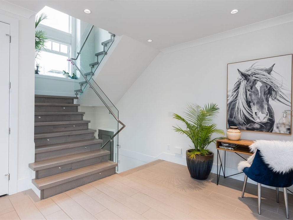 588 Madison Ave, Burnaby 10