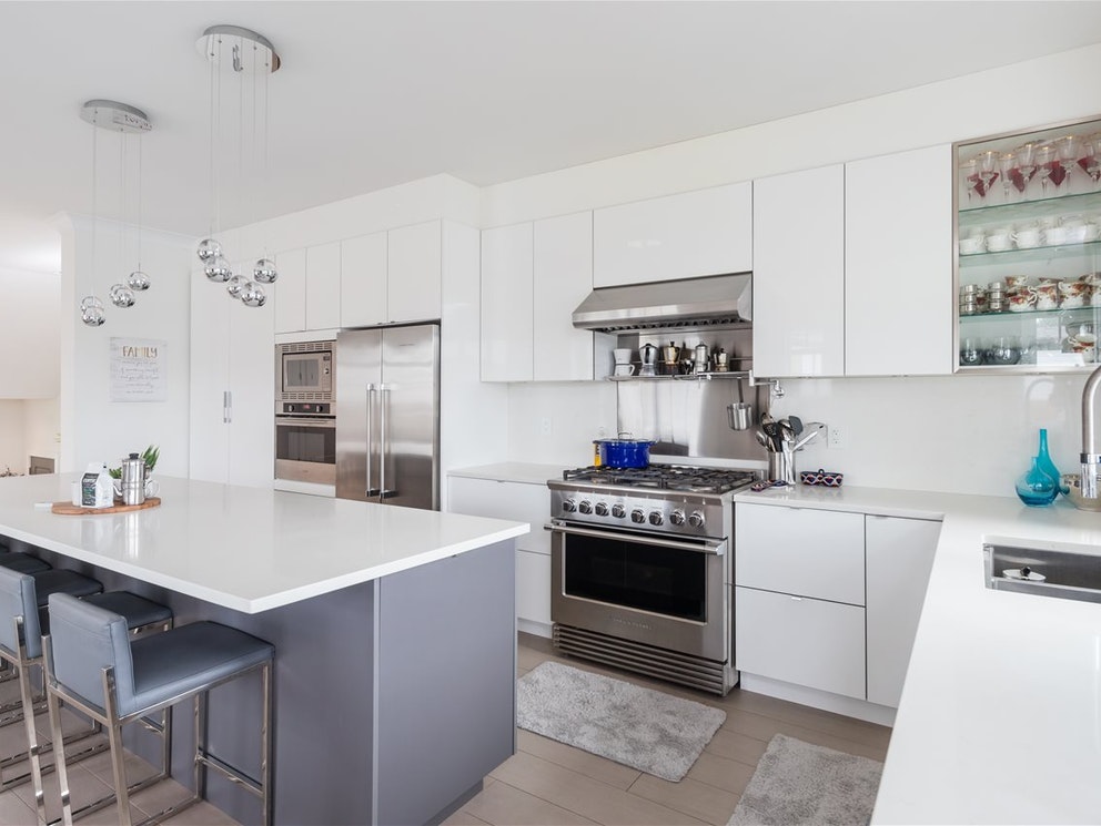 588 Madison Ave, Burnaby 9