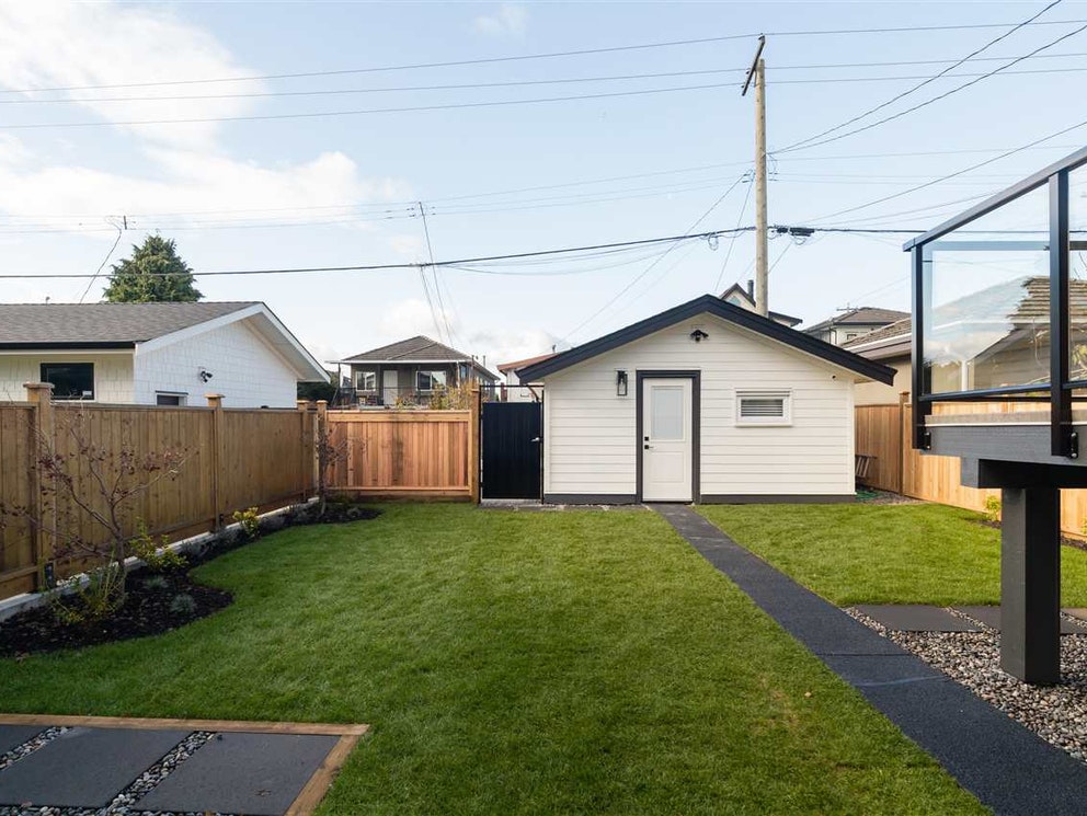 11 Howard Ave, Burnaby 23