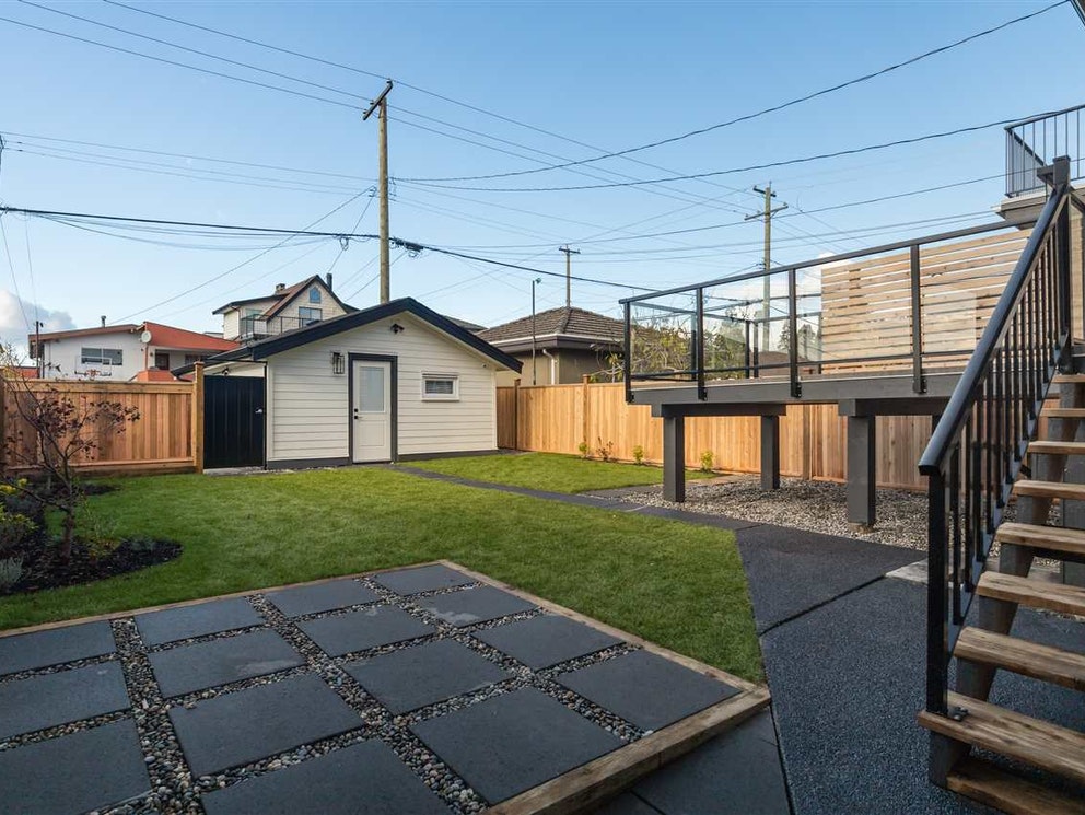 11 Howard Ave, Burnaby 26