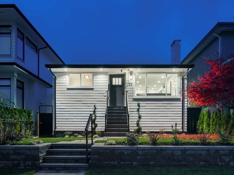 11 Howard Ave, Burnaby 32
