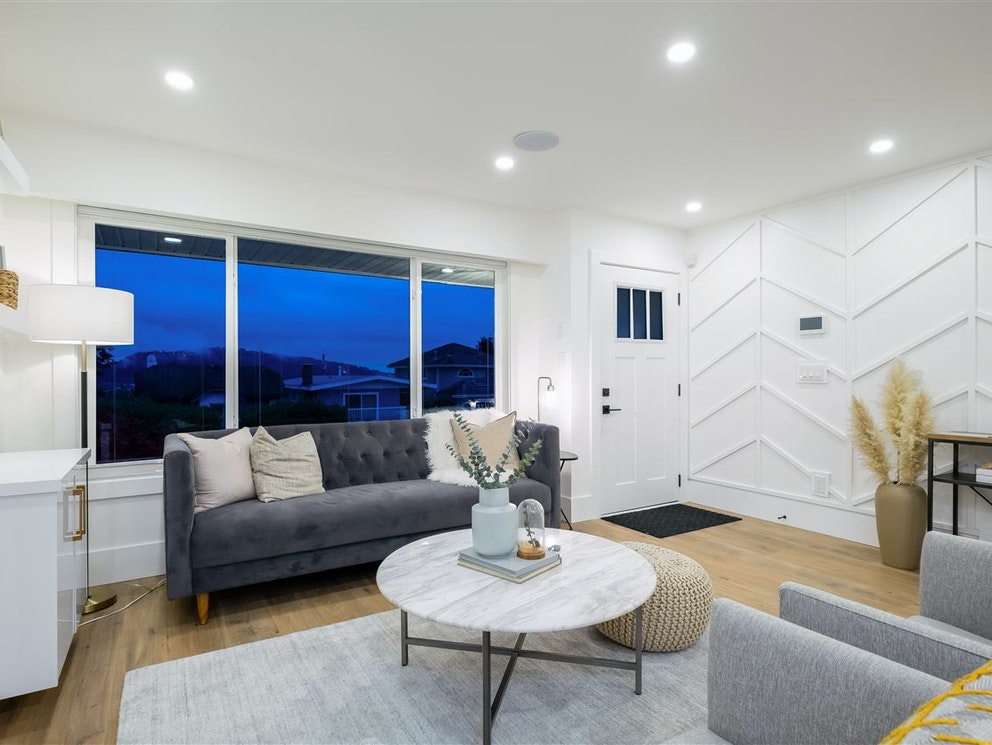 11 Howard Ave, Burnaby 35
