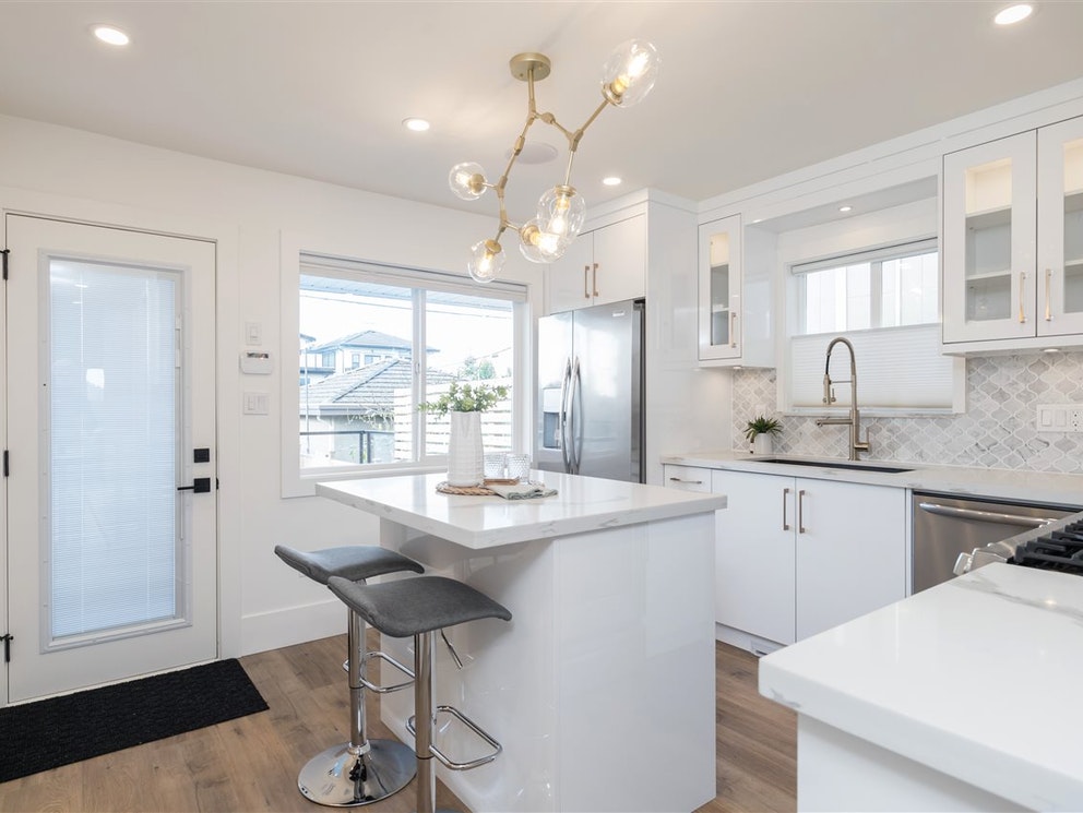 11 Howard Ave, Burnaby 9