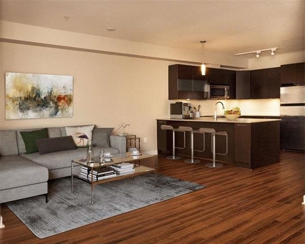 313 13339 102A Ave, North Surrey