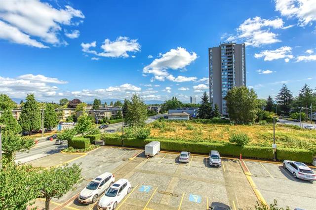 403 14820 104 Avenue, North Surrey 18