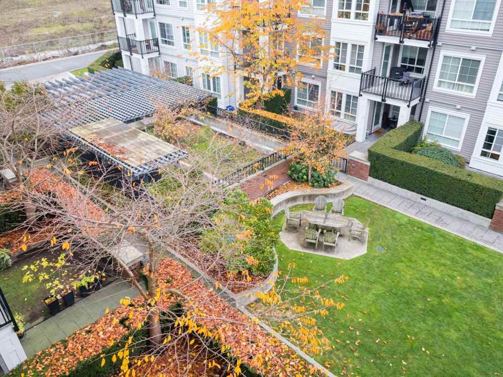 412 545 Foster Ave, Coquitlam 4