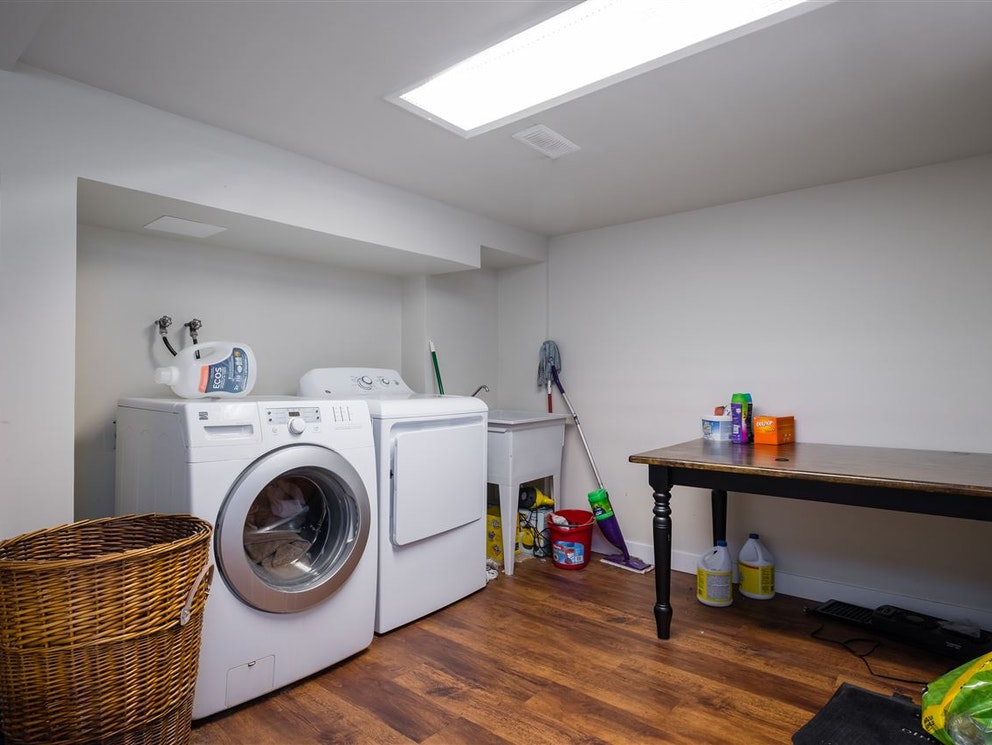 3774 Oxford St, Burnaby 14