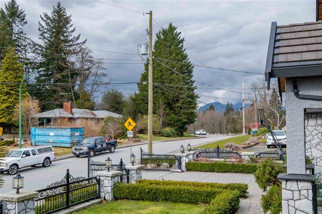 220 N Grosvenor Ave, Burnaby 12