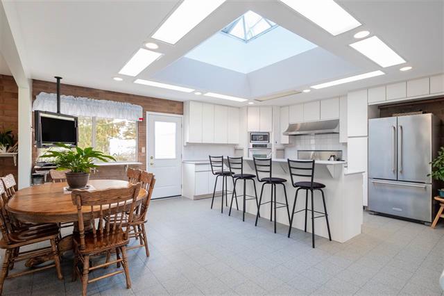 220 N Grosvenor Ave, Burnaby 13