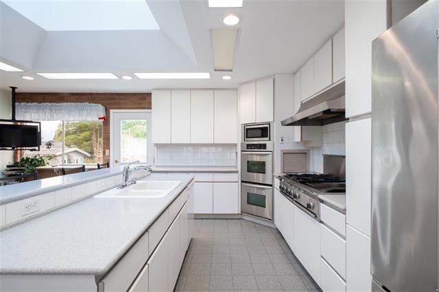 220 N Grosvenor Ave, Burnaby 2