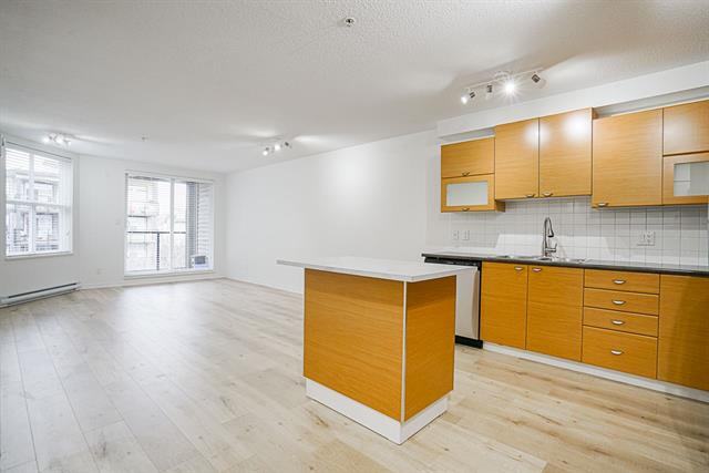 303 10707 139 St, North Surrey 2