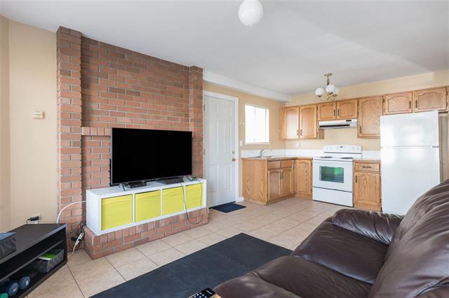 4338 Pandora St, Burnaby 18