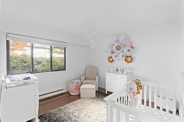 6 2206 Folkstone Way, West Vancouver 23