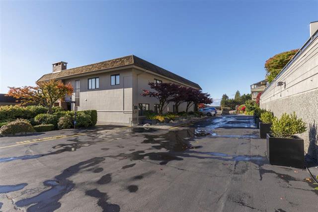 6 2206 Folkstone Way, West Vancouver 31