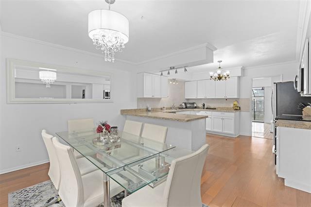 6 2206 Folkstone Way, West Vancouver 5