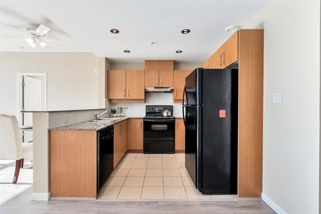 605 9288 University Crescent, Burnaby 16