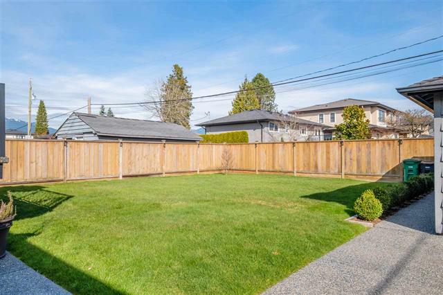 880 Kensington Ave, Burnaby 25