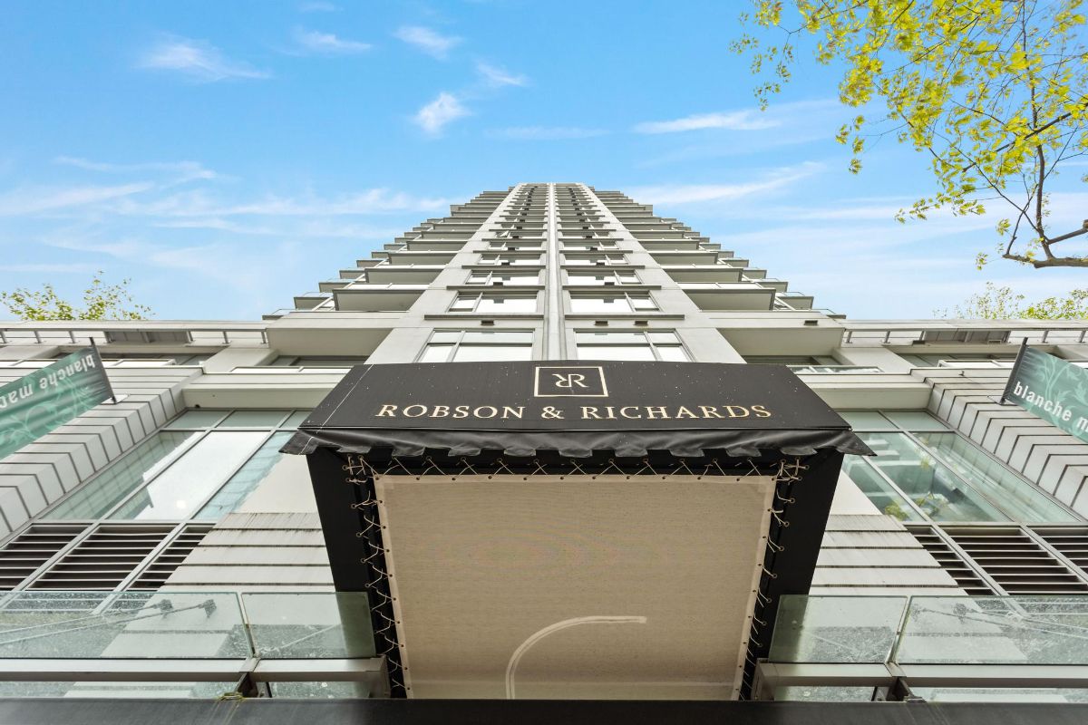 1202 480 Robson Street, Vancouver West 4
