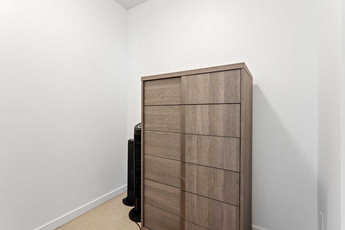 1202 480 Robson Street, Vancouver West 5