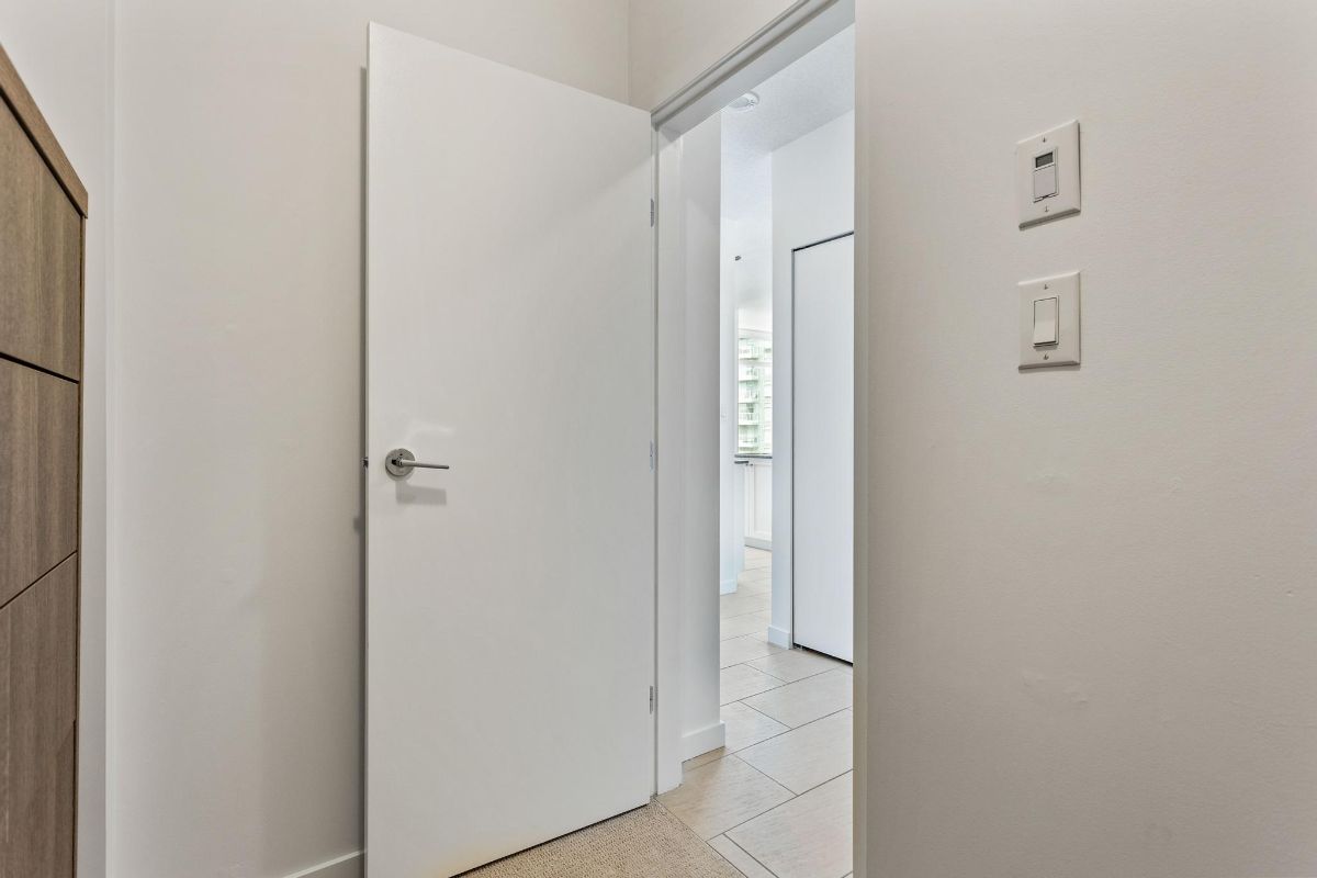 1202 480 Robson Street, Vancouver West 6