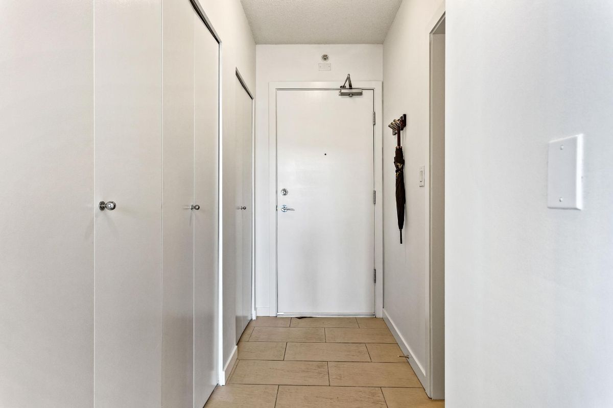 1202 480 Robson Street, Vancouver West 7