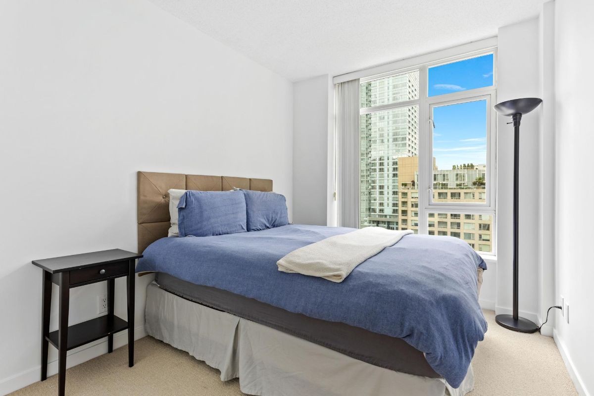 1202 480 Robson Street, Vancouver West 9