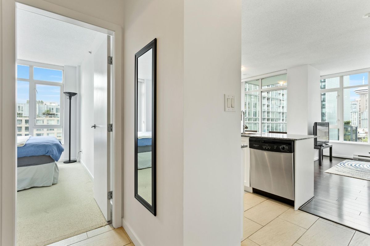 1202 480 Robson Street, Vancouver West 13