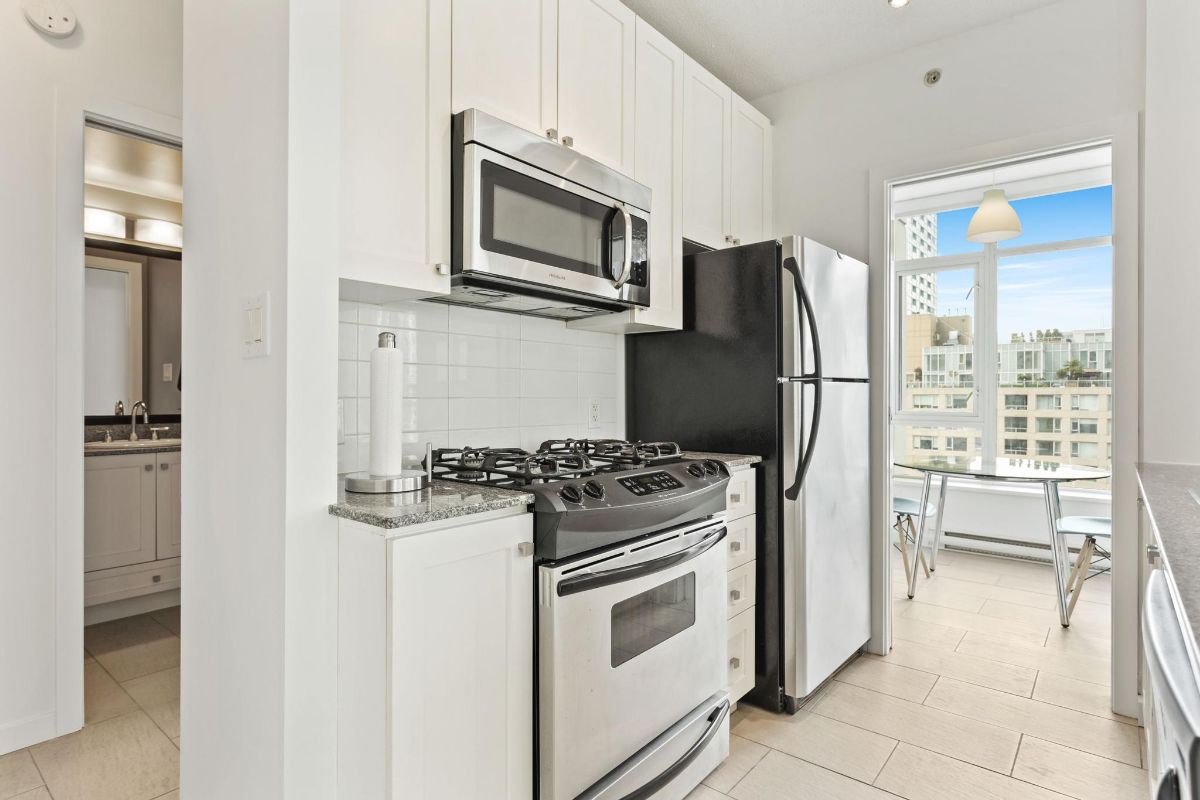 1202 480 Robson Street, Vancouver West 15