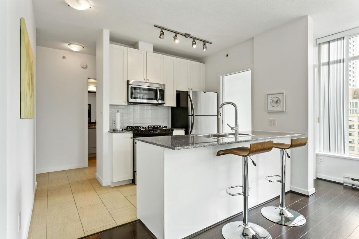 1202 480 Robson Street, Vancouver West 21