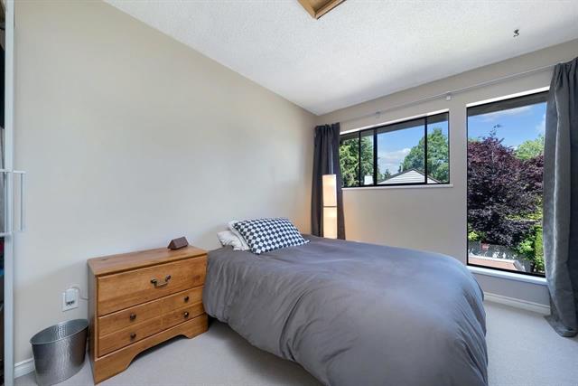 4794 Willowdale Place, Burnaby South 15