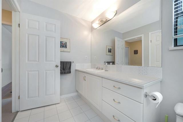 4794 Willowdale Place, Burnaby South 19