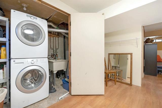 4794 Willowdale Place, Burnaby South 23