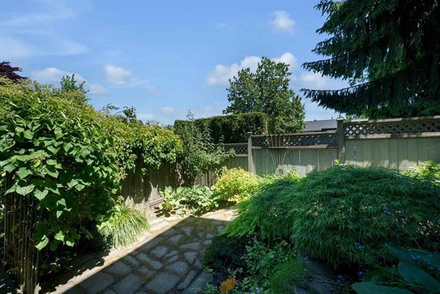 4794 Willowdale Place, Burnaby South 4