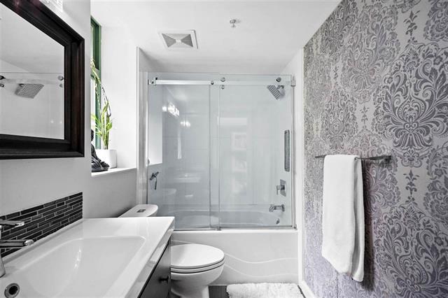 Th4 1889 Rosser Ave, Burnaby North 12