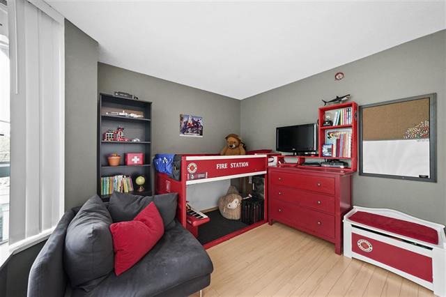 Th4 1889 Rosser Ave, Burnaby North 17