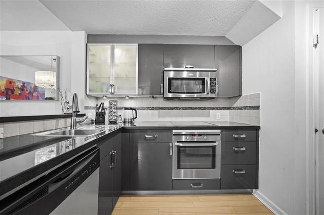 Th4 1889 Rosser Ave, Burnaby North 6