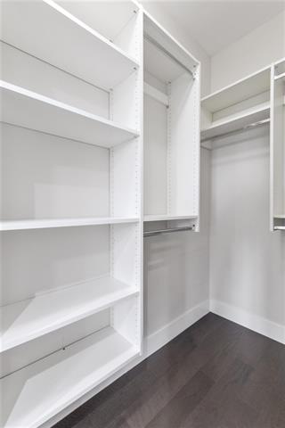 2528 E 19TH AVENUE, Vancouver East 18