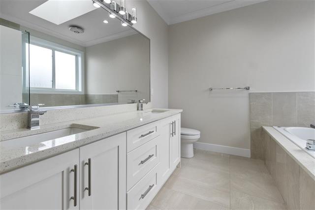 2528 E 19TH AVENUE, Vancouver East 19